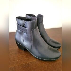 Clarks Emily 2 Holly Ankle Bootie NWOT